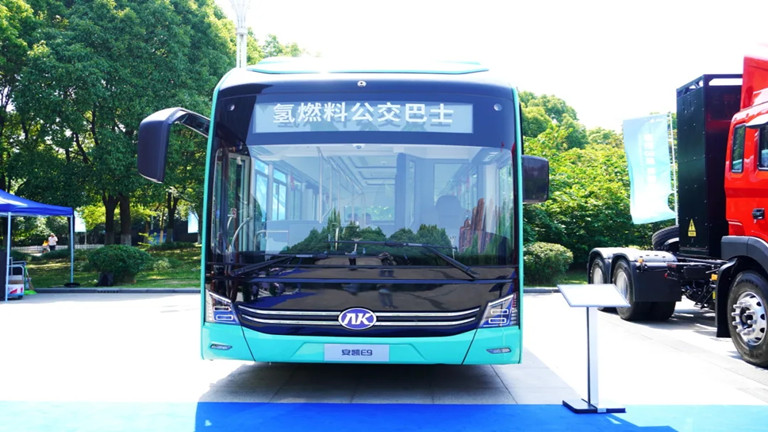hydrogen fuel cell bus