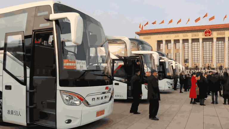 Escorting the National Two Sessions for over 20 years, Ankai Bus writes a legend of service